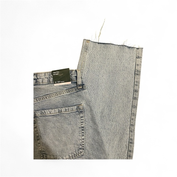 Wild Fable Women's Cropped Gray Jeans - Picture 4 of 6